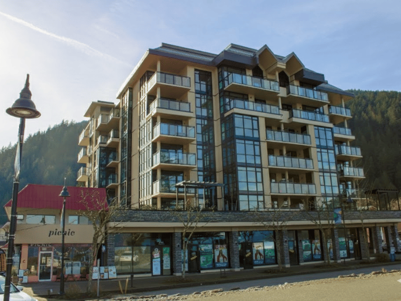 Aqua Shores condo building South facing view