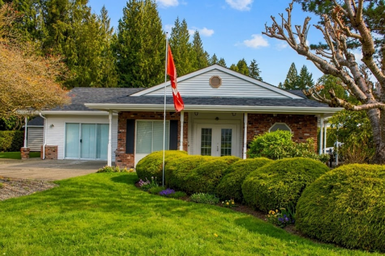 Deer Creek Estates 2315 198 Street Langley BC image shows exterior of the clubhouse