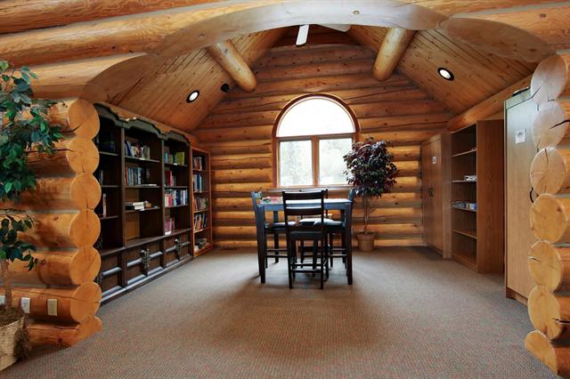 image shows the reading nook at The Cottages at Bridal Falls 53480 Bridal Falls Road