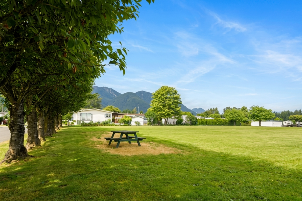 Oasis Country Estates 41168 Lougheed Highway Mission, BC
