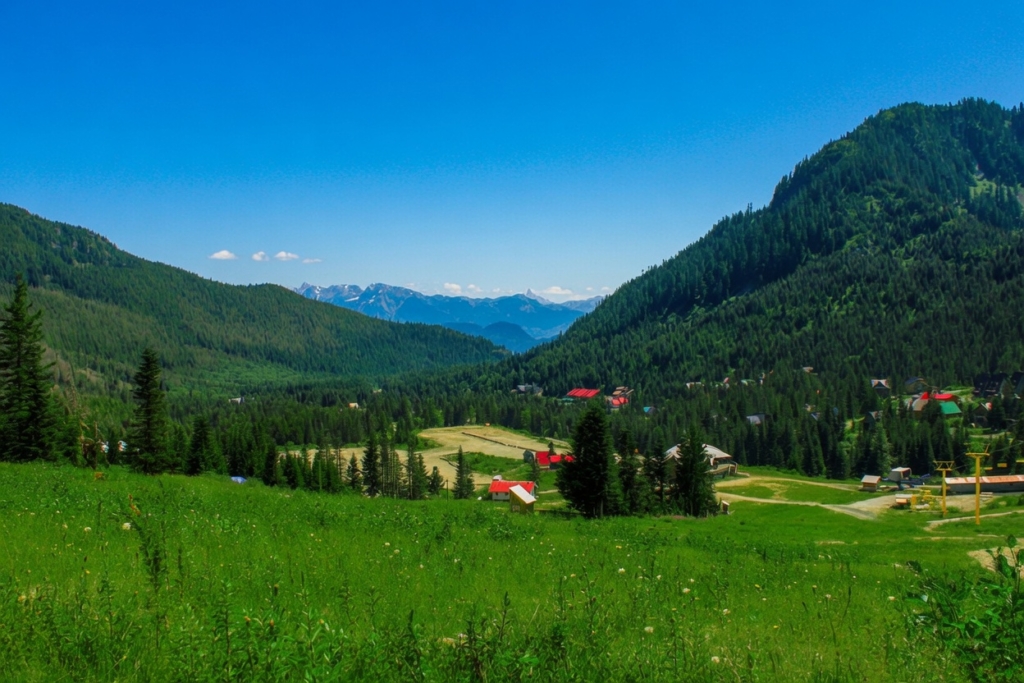 Photo of Hemlock Valley, taken from Sasquatch Mountain ski resort.